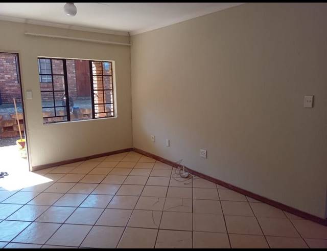 2 BEDROOM APARTMENT FOR SALE IN PHILLIP NEL PARK